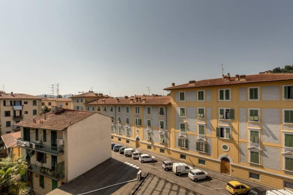 Sunny Floor In San Frediano Florença